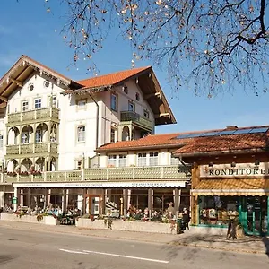 Café Chiemgau Und Apartment